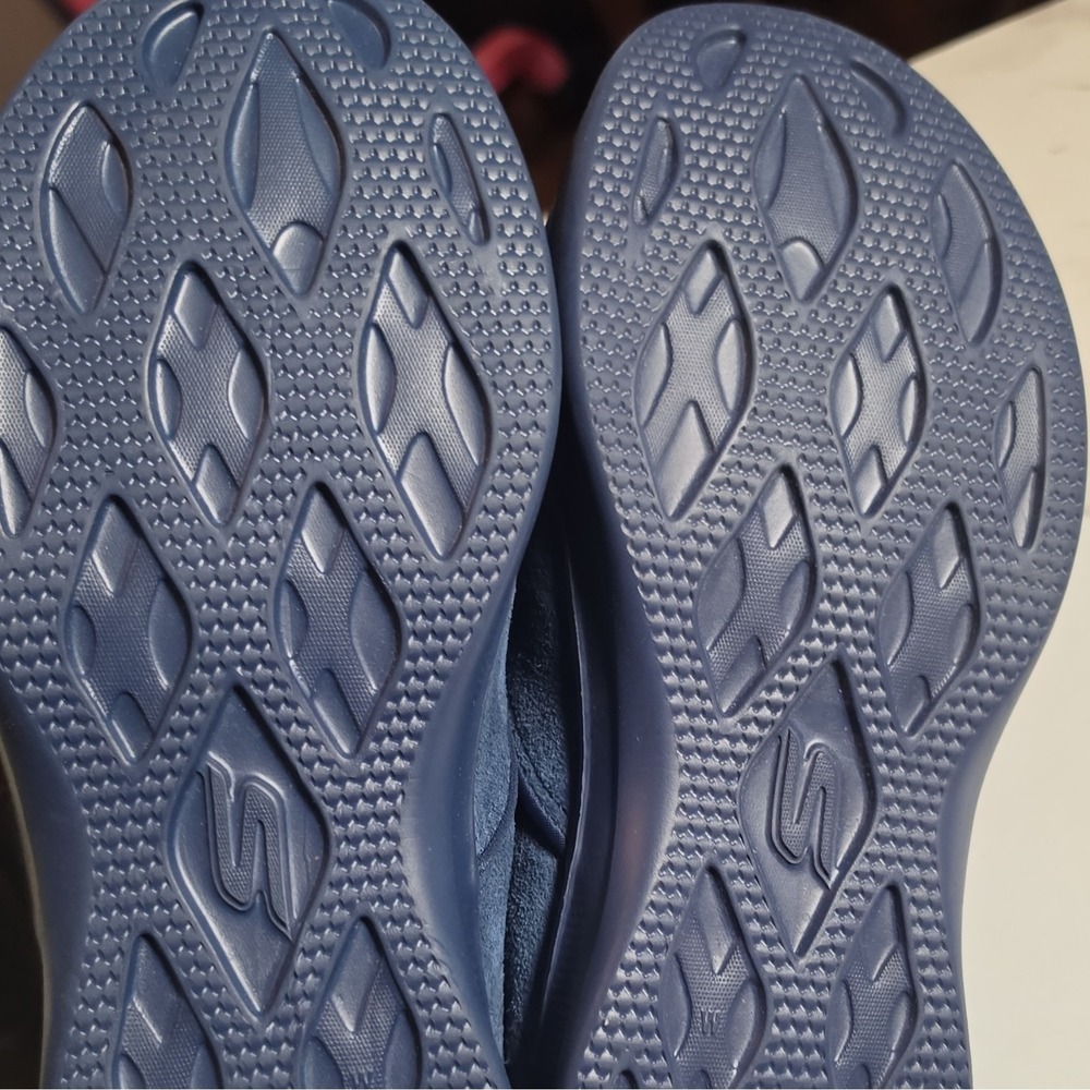 SKECHERS Men's Navy Leather Slip-On Loafer Round Toe Casual US 7 SN14726W - Picture 3 of 5
